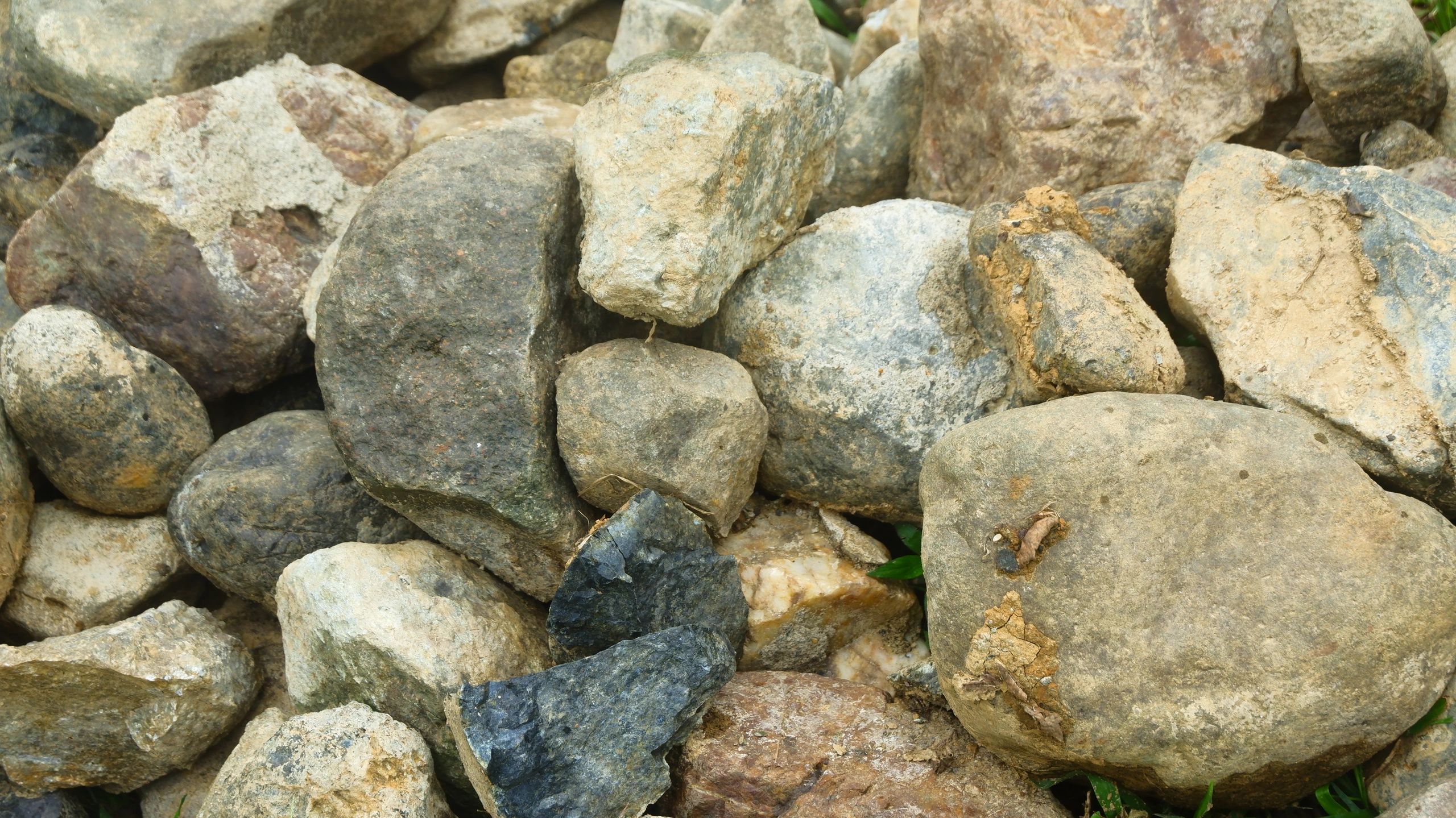 rough semi-precious stones Indonesia